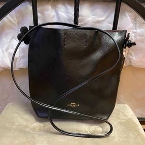 Pre-owned COACH leather crossbody bag in Black